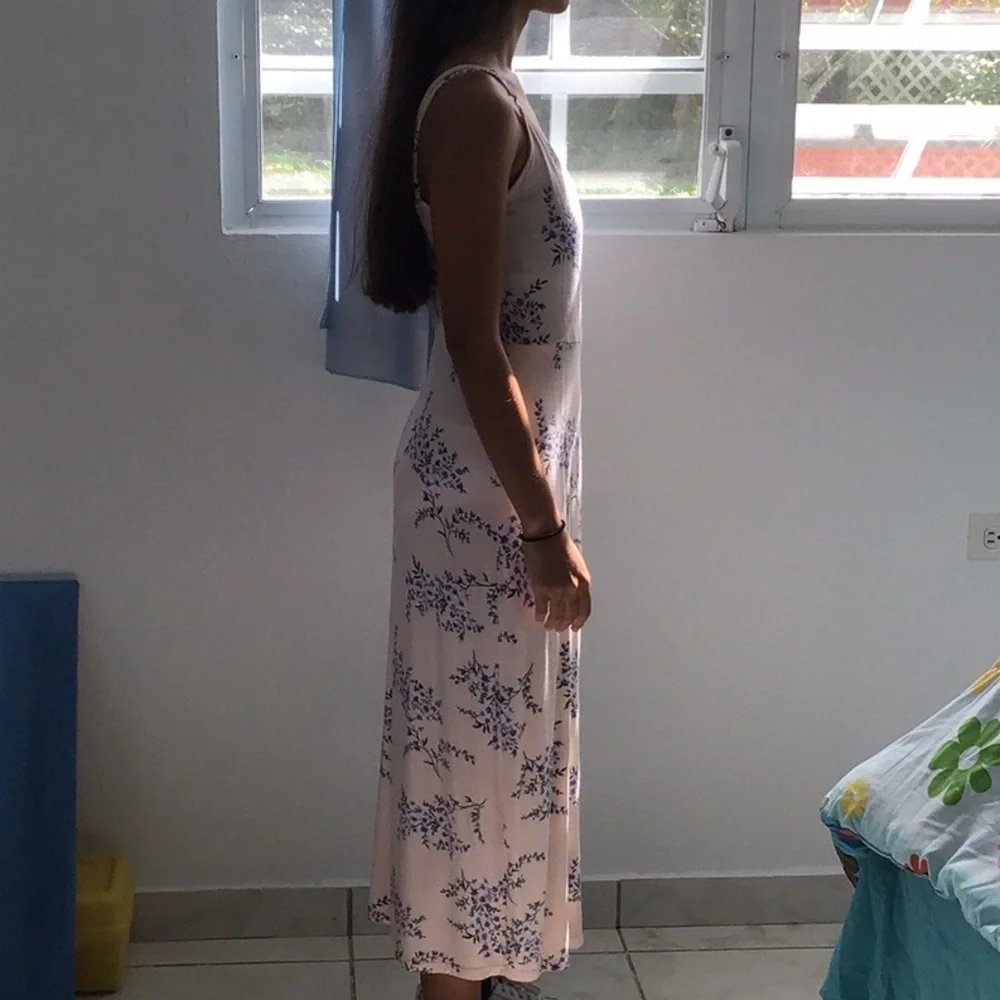 A Forever 21 sleeveless long floral dress. - Picture 4 of 5